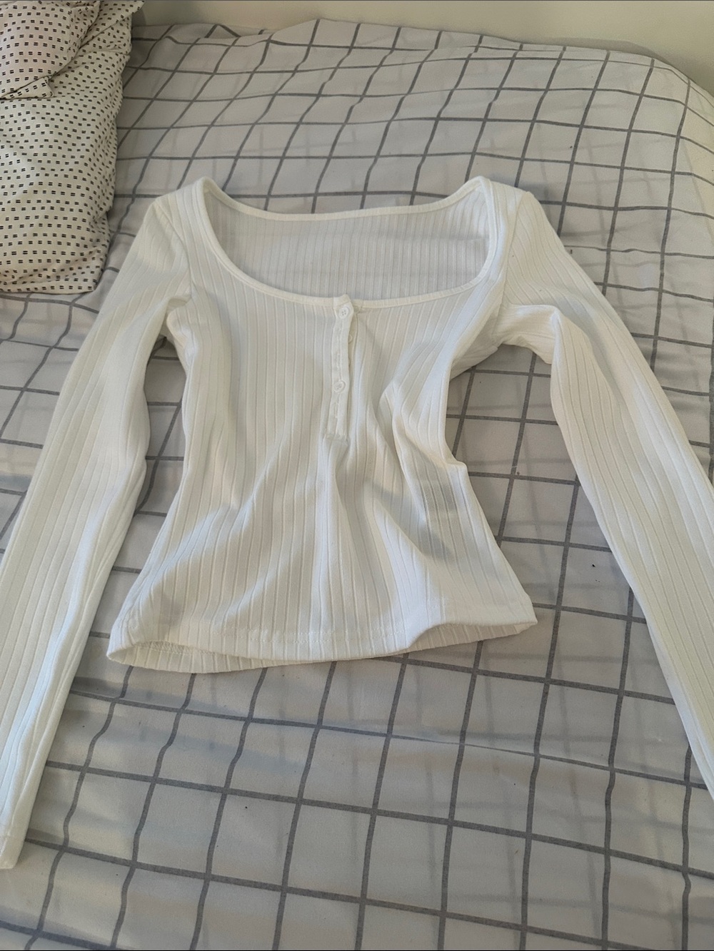 Daisy White Ribbed Scoop-Neck Henley Long Sleeve Top
